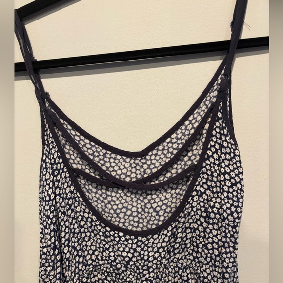 💕3/$25💕 H&M Floral Romper - Picture 3 of 5